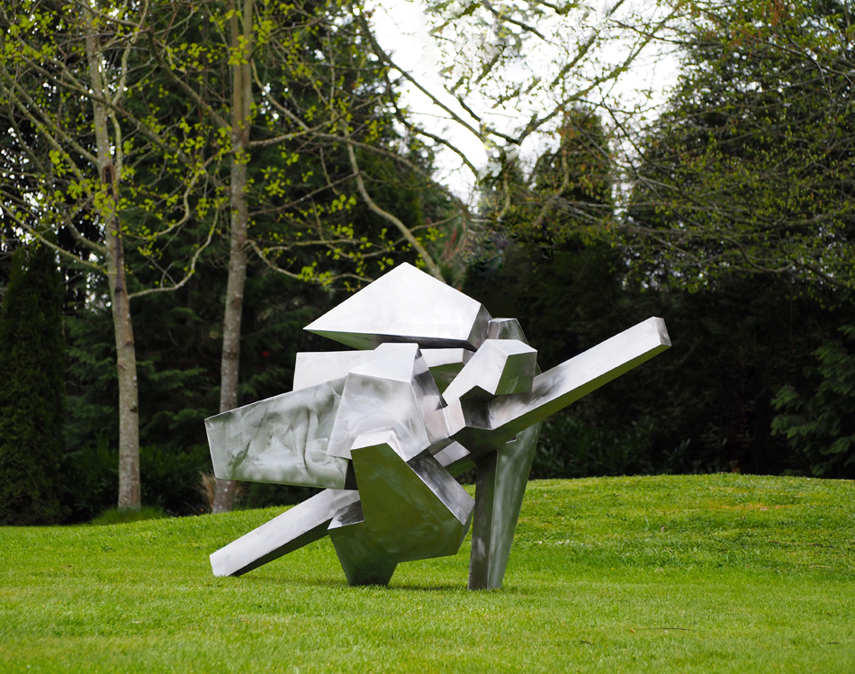 longe sous le trait, sculpture monumentale en inox