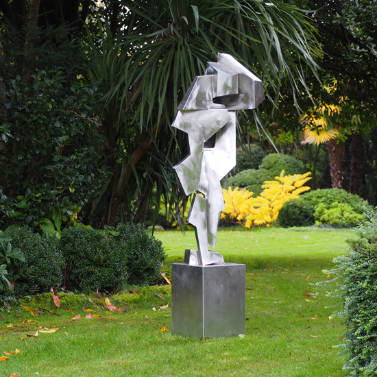 statue moderne de jardin